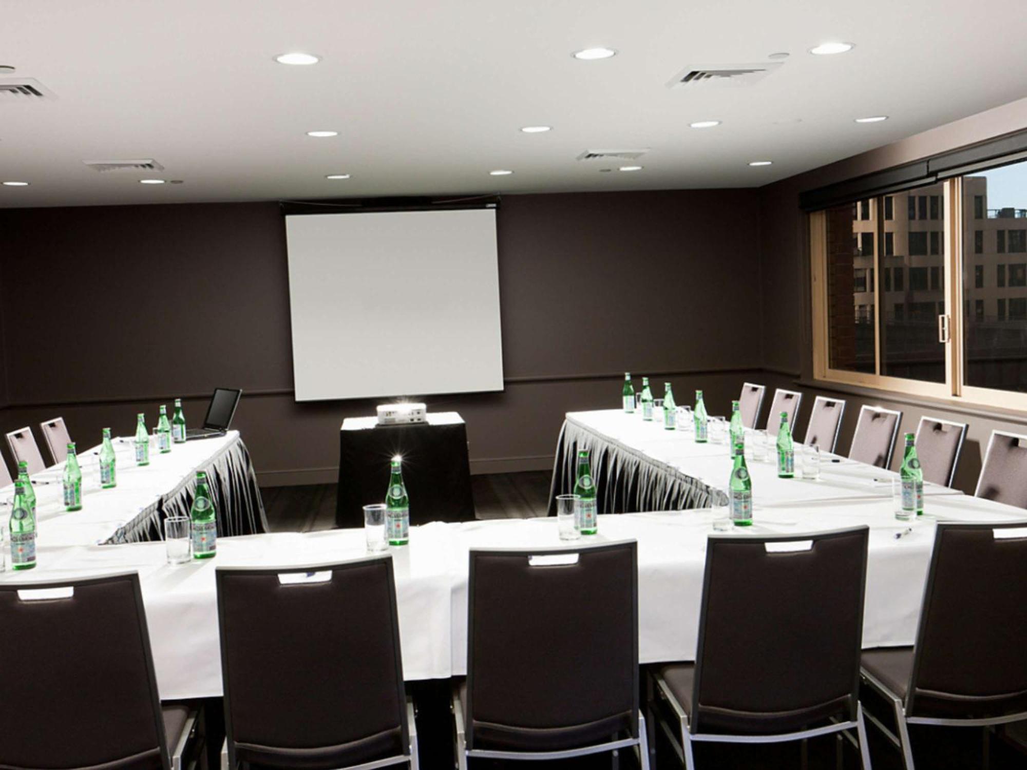 เดอะ เซเบล คีย์ เวสต์สวีท ซิดนีย์ Hotel ภายนอก รูปภาพ Meeting room